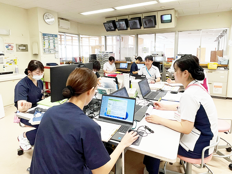 情報収集　申し送り　カンファレンス