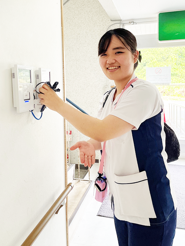 着替えて病棟へ